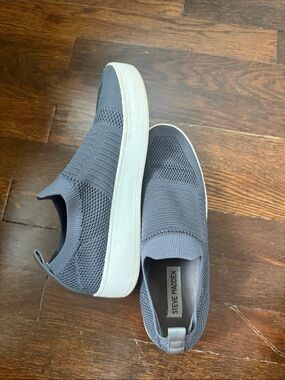 Steve Madden Women's Gray Knit Slip-On Sneakers